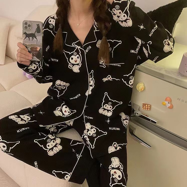 Cute long-sleeved pajamas