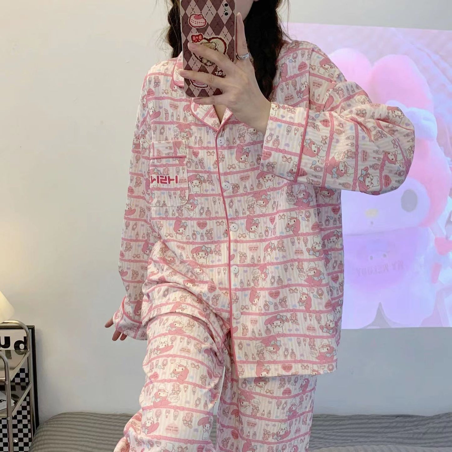 Cute long-sleeved pajamas